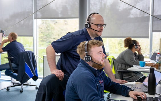 OEM Automatic customer support team answering calls and enquiries