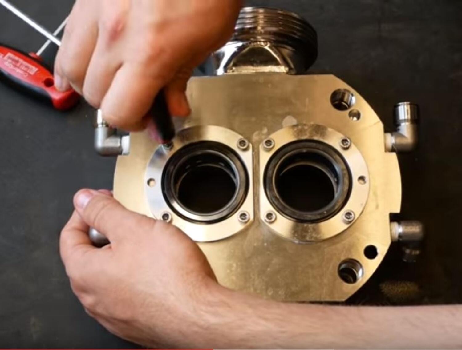 Byte axeltätning Hyghspin.JPG